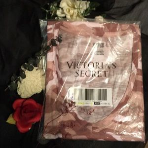 NWT PINK BY VS PERFECT V-NECK TEE